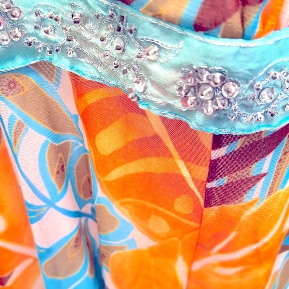 SALE! Weston  Wear Beautiful Floral Halter Top - Picture 2 of 3